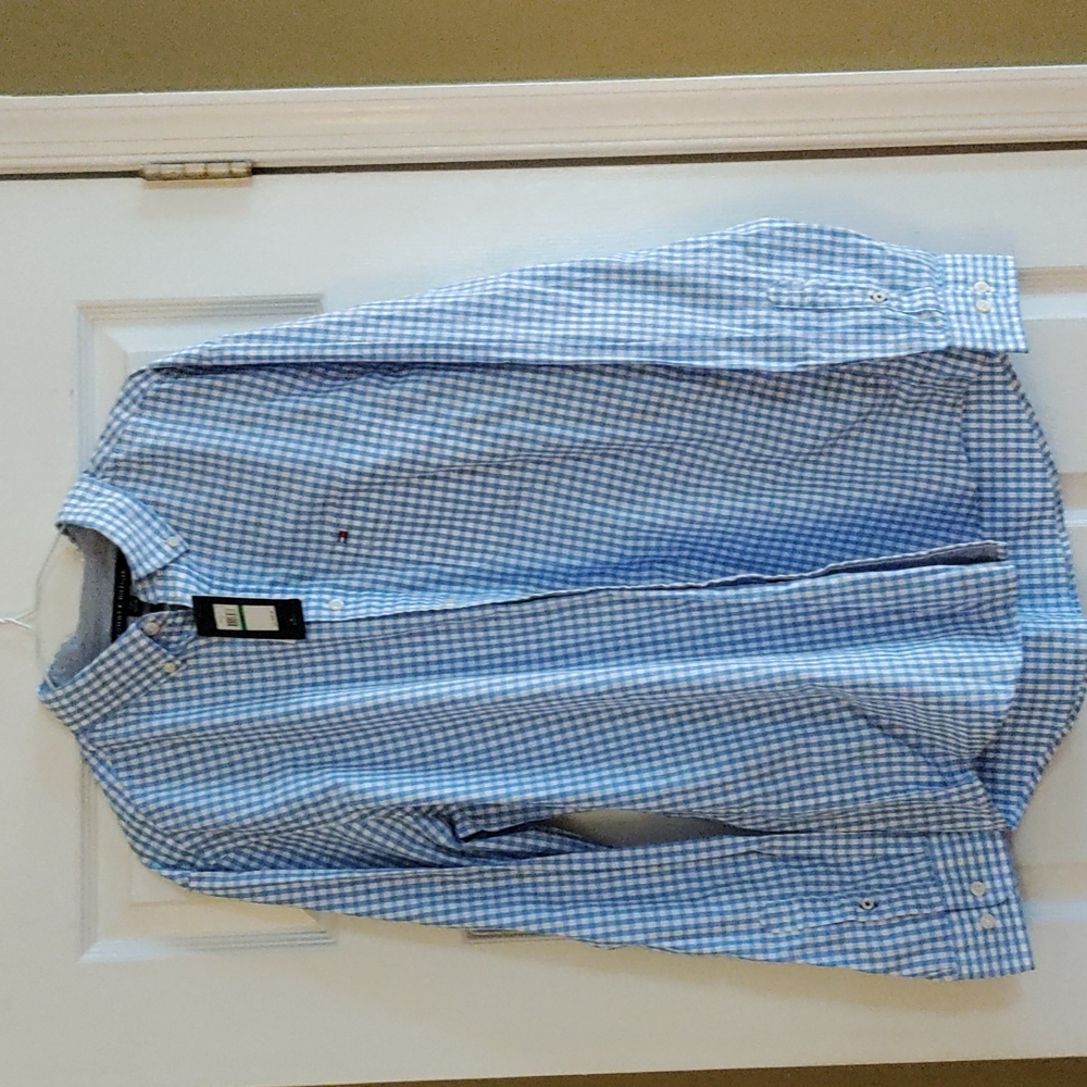 TOMMY HILFIGER LONG SLEEVE BUTTON DOWN SHIRT 100% COTTON